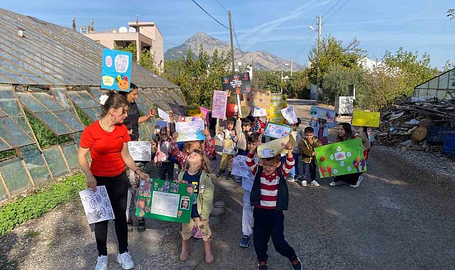 Antalya'da minik adımlarla 'en haklı' yürüyüş