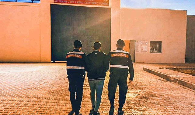 Araması bulunan 3 şahıs yakalandı