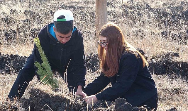 Ardahan'da Milli Ağaçlandırma Günü'nde fidanlar toprakla buluştu
