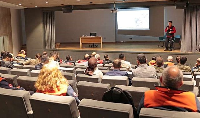 Ataşehir'den sınav maratonunda ailelere destek semineri