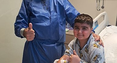 Azerbaycanlı 8 yaşındaki çocuk, kemik iliği nakliyle Türkiye'de hayata tutundu