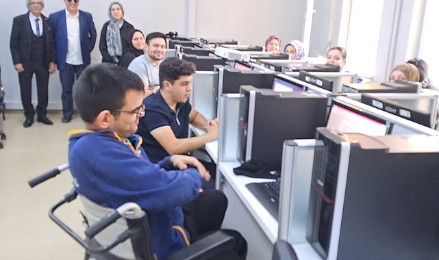Bafra'da engellilere "Bilgisayar İşletmenliği Kursu" başladı