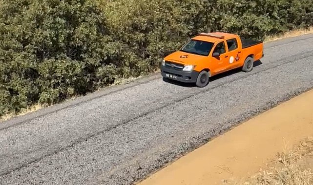 Bağlar köyü yolunda asfalt çalışması