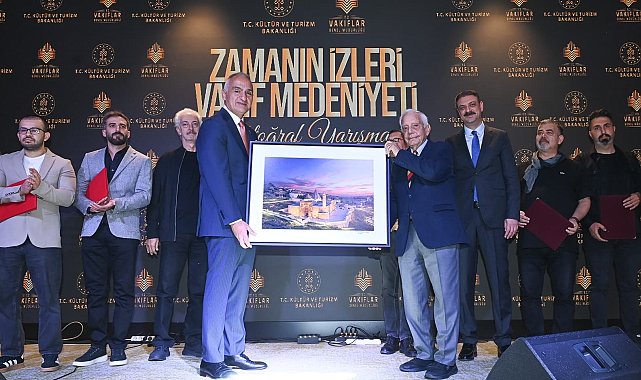 Bakan Ersoy: "Ayasofya'da gerçekleştirilen en kapsamlı restorasyon sürecini başlattık"
