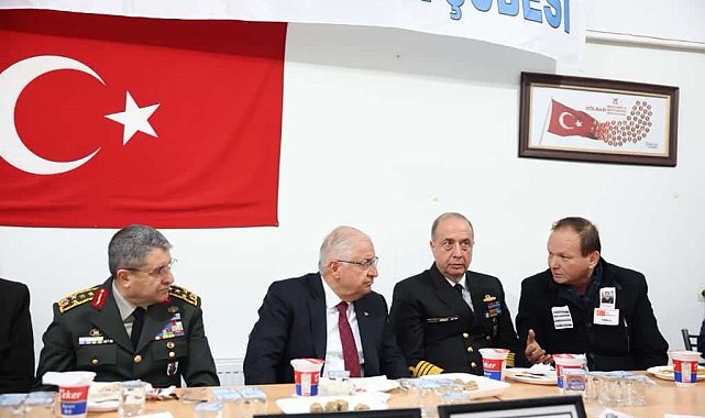 Bakan Güler'den şehit ailelerine ziyaret