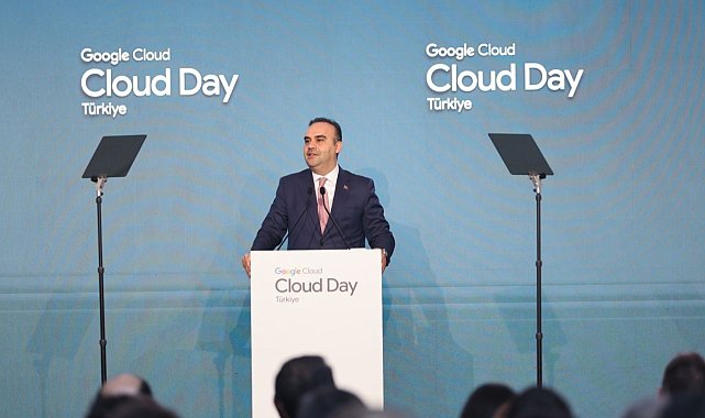 Bakan Kacır: ''2030'a dek 10 milyar dolarlık veri merkezi ve yapay zeka yatırımını harekete geçireceğiz''