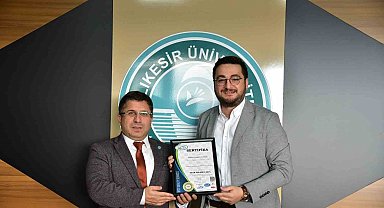 Balıkesir Üniversitesine, ISO 9001 belgesi