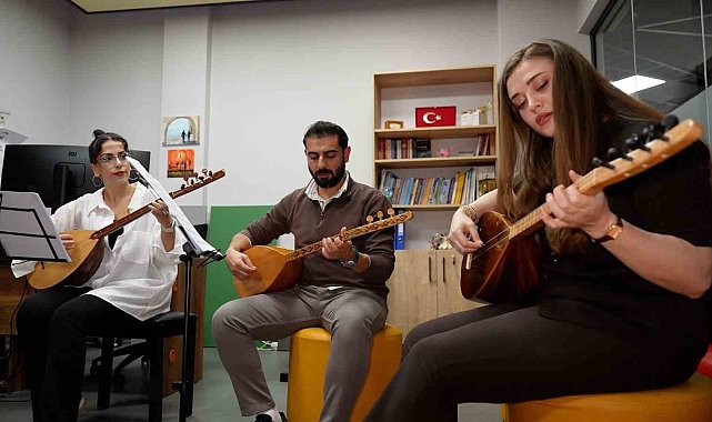 Başiskele'de her yaşa ücretsiz bağlama eğitimi