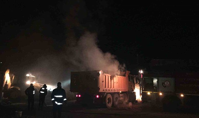 Başkale'de samanlıkta korkutan yangın