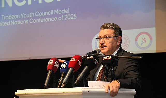 Başkan Ahmet Metin Genç: "Yeni dünya düzenini gençlerimiz sağlayacak"