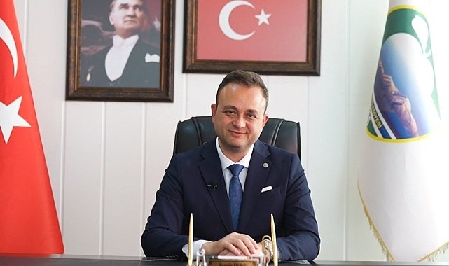 Başkan Dere; "Gece gündüz demeden emek veren tüm öğretmenlerimizi kutluyorum"