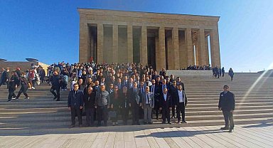 Başkan Saruhan yönetimiyle birlikte Başöğretmenin huzuruna çıktı