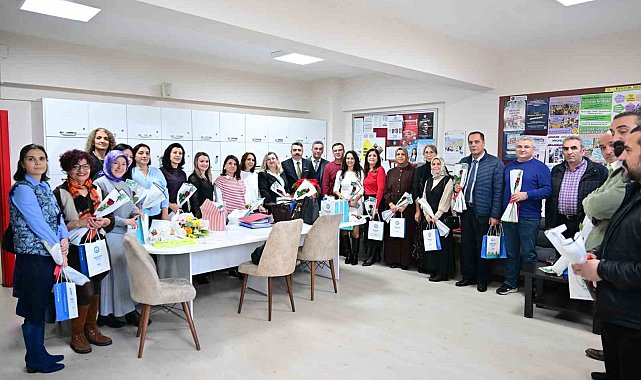 Başkan Yılmaz: "Öğretmenler, bizim kahramanlarımızdır"