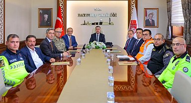 Bayburt'ta trafik düzeni ve levha sadeleştirme çalışmaları görüşüldü