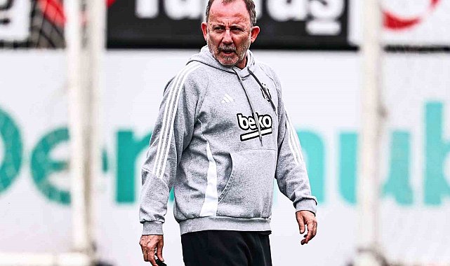 Beşiktaş 3 futbolcusundan eksik çalıştı