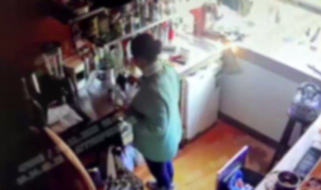 Beyoğlu'nda kafede kahve yerine bulaşık deterjanı içirilen kadın zehirlendi