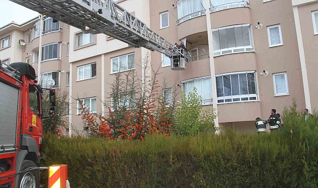 Beyşehir'de binada yangın paniği