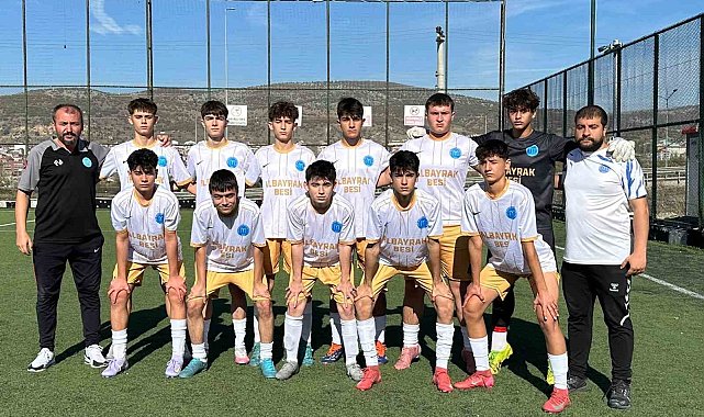 Bilecik U16 Gençler Ligi'nde 3 maçta fileler 20 kez havalandı