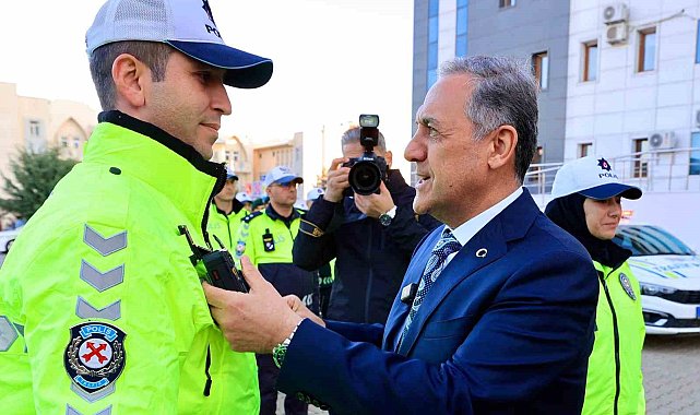 Bingöl'de trafik ekiplerine yüz tanıma sistemine sahip 90 yaka kamerası tahsis edildi