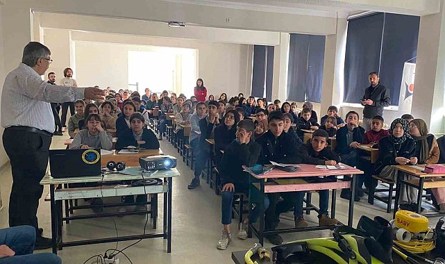 Bitlis, Van ve Muş illerindeki öğrenciler "Mavi Bilim'le" buluştu