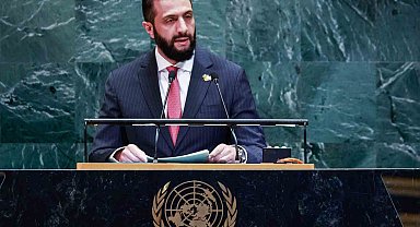 BM Güvenlik Konseyi, Suriye Devlet Başkanı Eş-Şara'ya yönelik yaptırımları kaldırdı