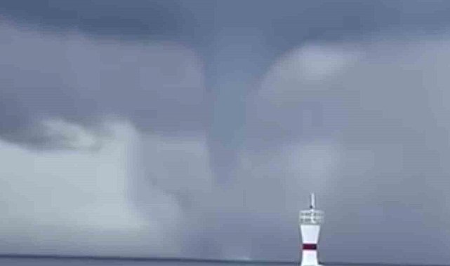 Bozcada açıklarında denizde hortum oluştu