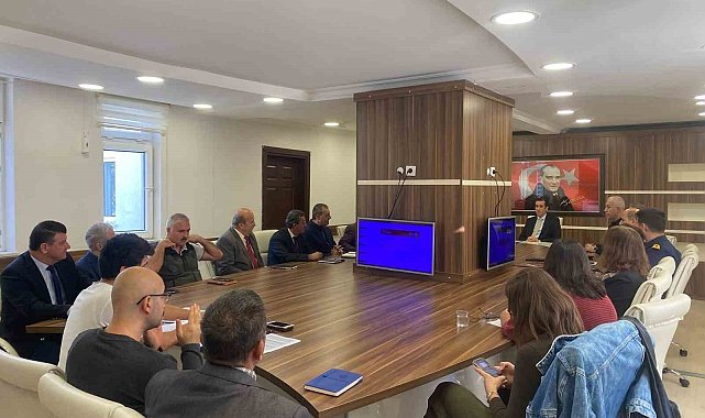 Bozyazı'da sahipsiz sokak hayvanları toplantısı