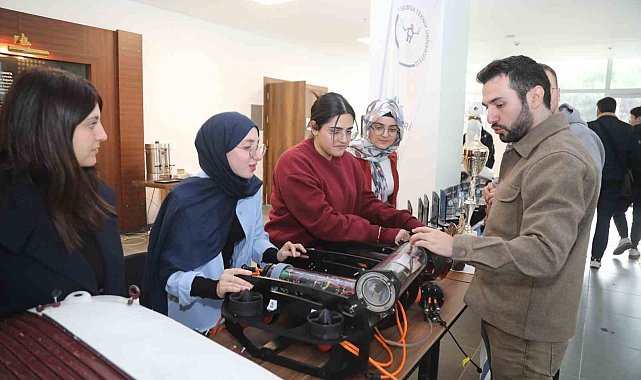 BTÜ Robot Günleri'nde geleceğin teknolojileri konuşuldu