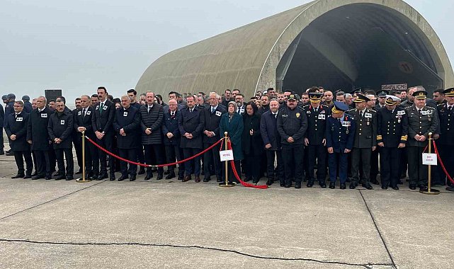 Bursa şehitlerine sis engeli...Şehitleri taşıyan uçak sisten dolayı Bursa'yı pas geçti