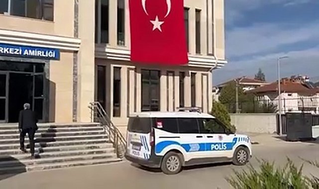 Bursa'da 28 yıl 8 ay hapis cezasıyla aranan 2 şüpheli yakalandı