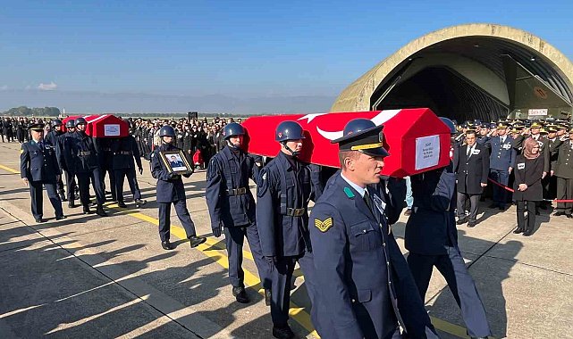 Bursalı şehitler Yenişehir Havalimanı'na getirildi