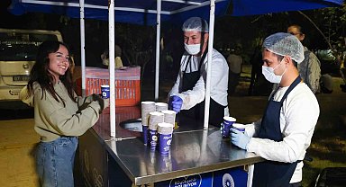 Büyükşehir'den soğuk sınav haftasında öğrencilere sıcak çorba ikramı