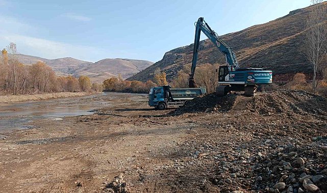 Çatıksu köyünde dere yatağı temizlendi
