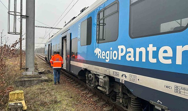 Çekya'da iki yolcu treni çarpıştı: 3'ü ağır 57 yaralı