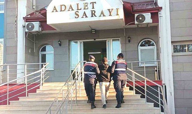 Çeşitli suçlardan aranan 3 şahıs jandarmadan kaçamadı