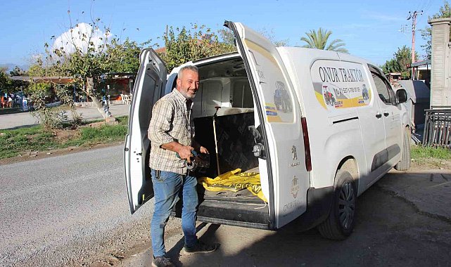 Çiftçilerin imdadına 'mobil tamir' aracı ile yetişiyor