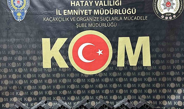 Çuvaldan 10 ruhsatsız tabanca çıktı