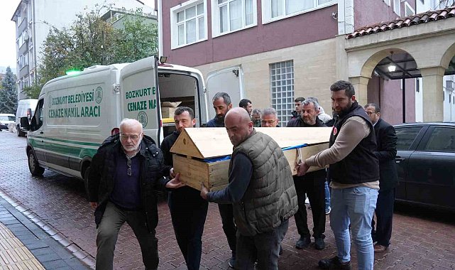 Dere yatağında cenazelerine ulaşılan anne ve oğlunun cenazesi ilçeye getirildi