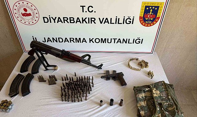 Diyarbakır'da jandarma operasyonlarında çok sayıda silah ve mühimmat ele geçirildi