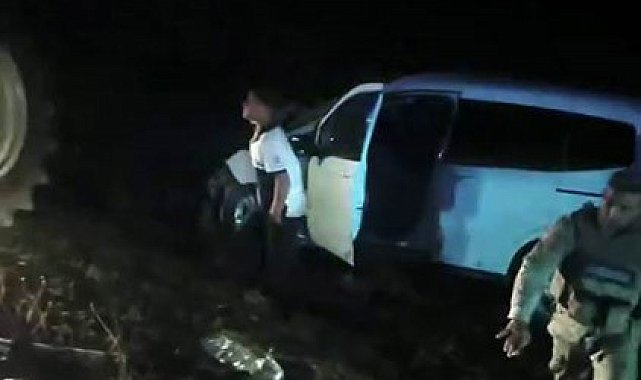 Diyarbakır'da traktör ile hafif ticari araç çarpıştı: 2 yaralı