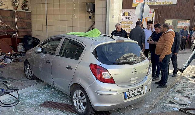 Edirne'de otomobil fırına girdi: 4 yaralı