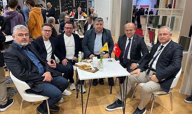 Edremit Ticaret Odası İstanbul'daki Avrasya Pencere, Kapı ve Cam Fuarlarına katıldı
