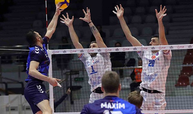 Efeler Ligi: Altekma: 2 - Halkbank: 3