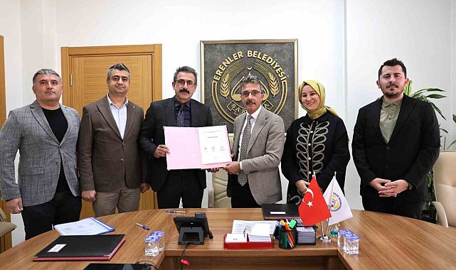 Eğitime değer veren proje: Erenler'de 'Kantin Kart' desteği devam ediyor