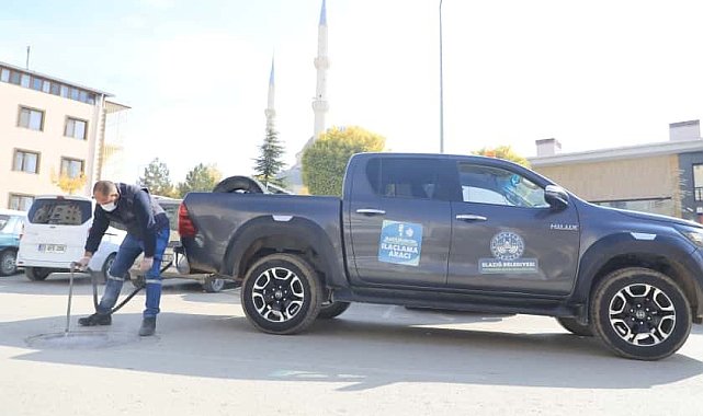 Elazığ'da ilaçlama çalışmaları sürüyor