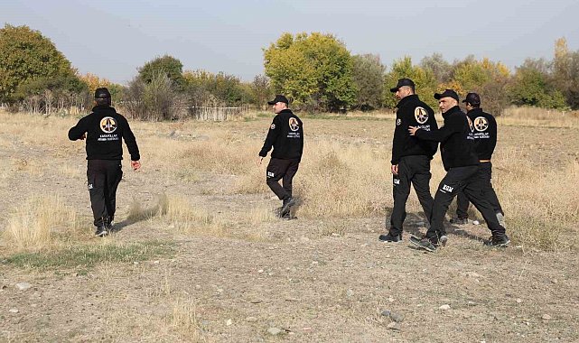 Elazığ'da kayıp çocuğu 250 kişilik ekip arıyor