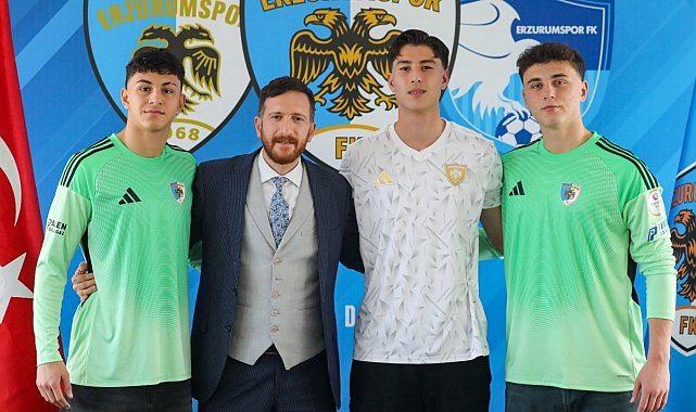Erzurumspor'da gençlere imza attırıldı