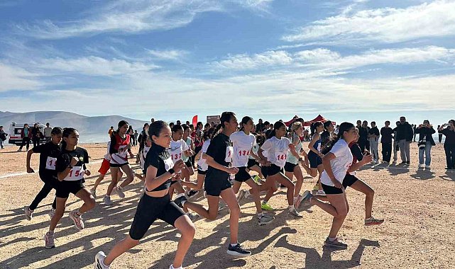 Eşref Aydın Bölgesel Kros Ligi Yarışları Niğde'de gerçekleşti