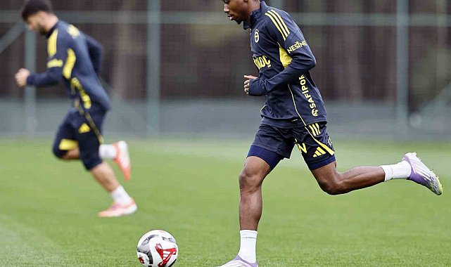 Fenerbahçe günü çift antrenmanla tamamladı