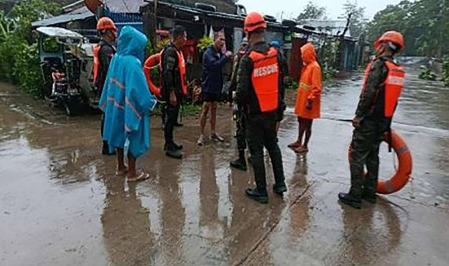 Filipinler'i vuran süper tayfunda ölü sayısı 27'ye yükseldi, 2 kişi kayıp